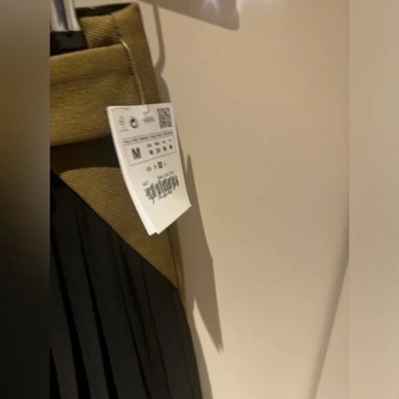 New Zara Skirt with side pleat✨✨✨ ✨✨🔥 M - Picture 6 of 6